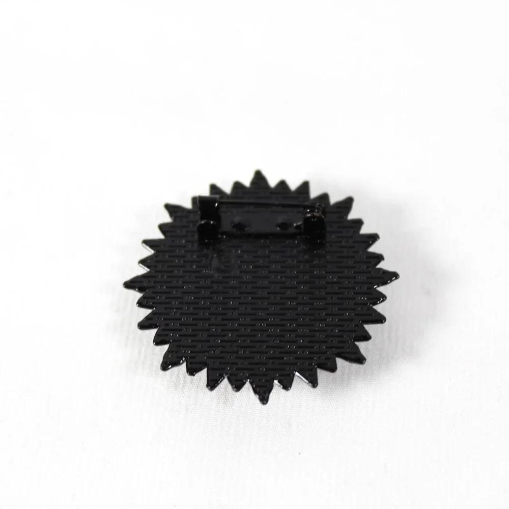 Gothic Victorian-Style Black Metal Brooch Pin – 